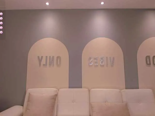 Live sex webcam photo for HelenCraft #276347827