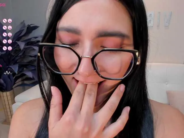 Live sex webcam photo for HelenCraft #276845183