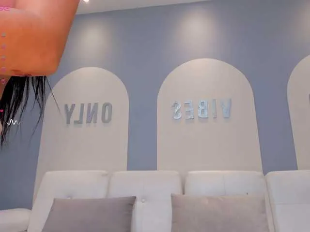 Live sex webcam photo for HelenCraft #276866771