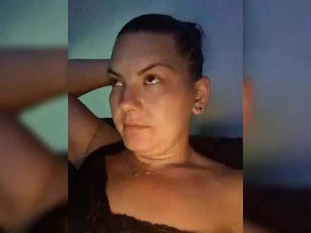 Live sex webcam photo for HelenHera #284346096