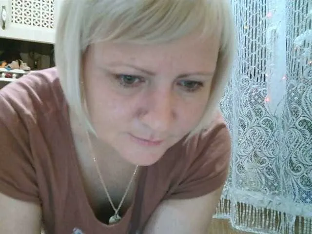 Live sex webcam photo for HelenLike #271834510