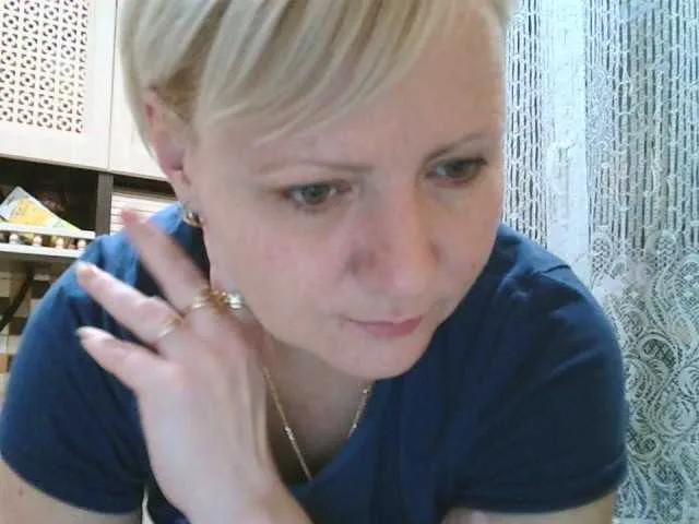 Live sex webcam photo for HelenLike #272364779