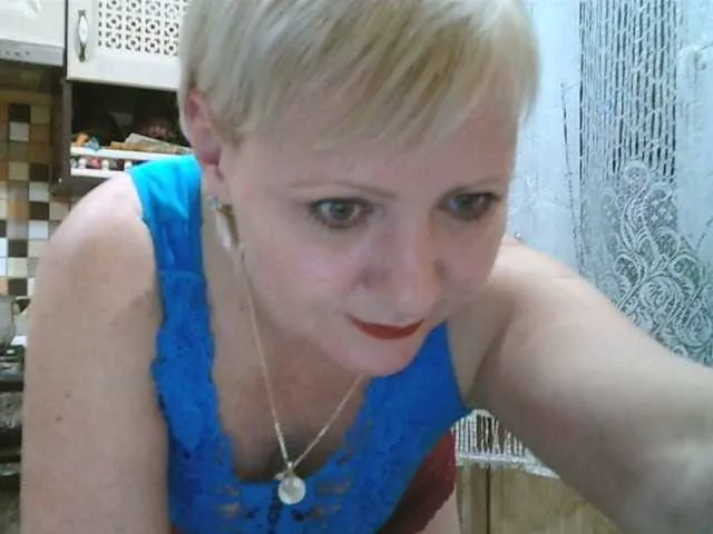 Live sex webcam photo for HelenLike #272532866
