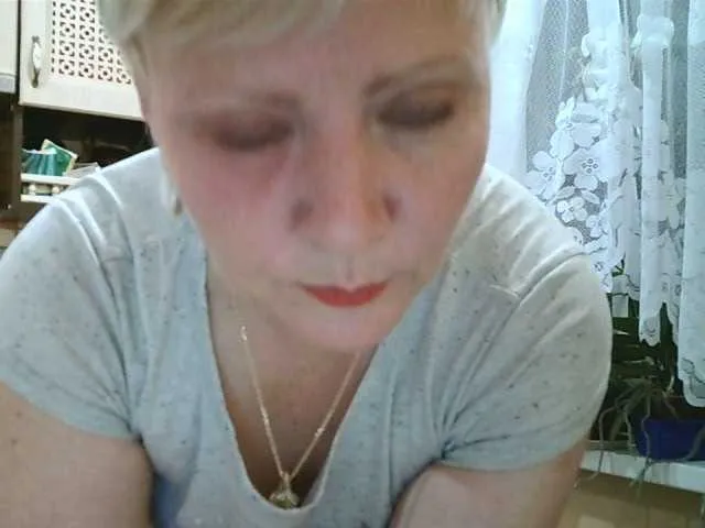 Live sex webcam photo for HelenLike #273618157