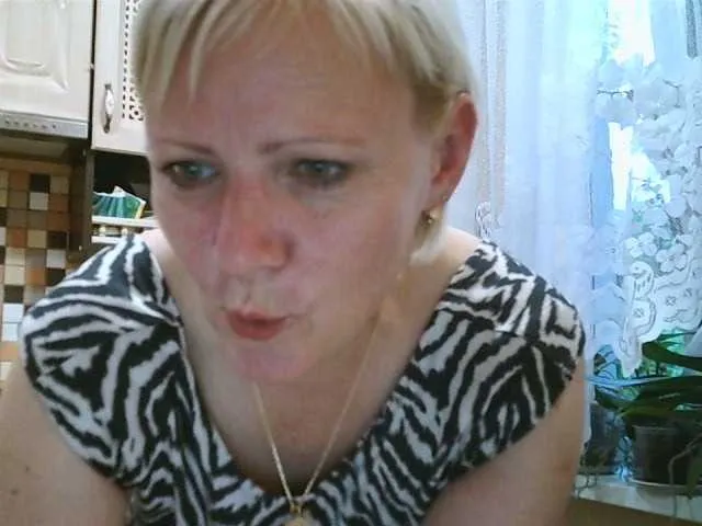Live sex webcam photo for HelenLike #273766170