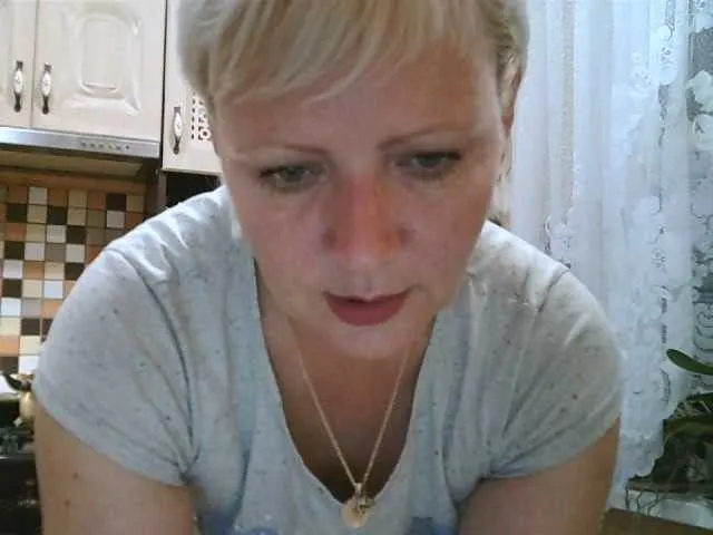 Live sex webcam photo for HelenLike #274214805