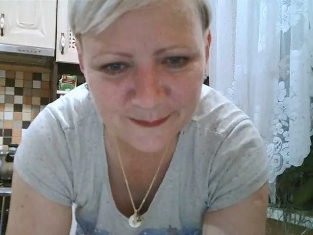 Live sex webcam photo for HelenLike #276008860