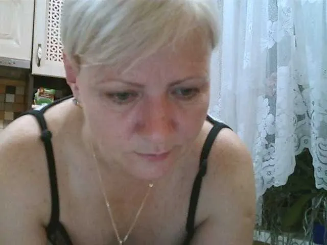 Live sex webcam photo for HelenLike #276032515