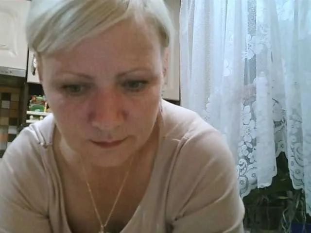 Live sex webcam photo for HelenLike #276173962