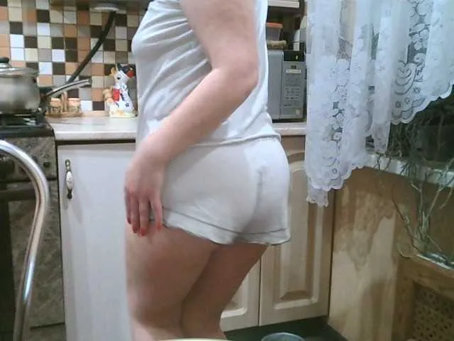 Live sex webcam photo for HelenLike #276553945