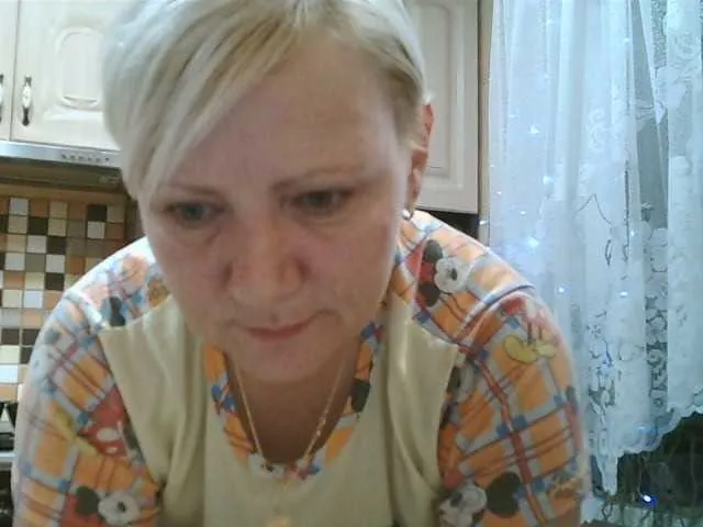 Live sex webcam photo for HelenLike #277037791