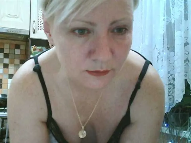 Live sex webcam photo for HelenLike #277128821