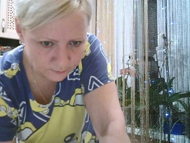 Live sex webcam photo for HelenLike #277418789