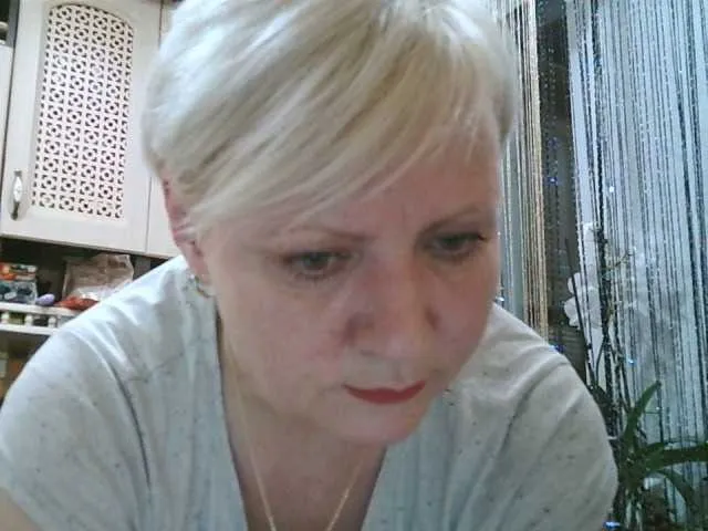 Live sex webcam photo for HelenLike #277506084