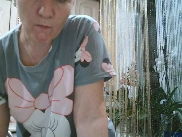 Live sex webcam photo for HelenLike #277526911