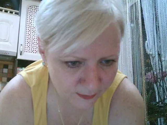 Live sex webcam photo for HelenLike #277693851