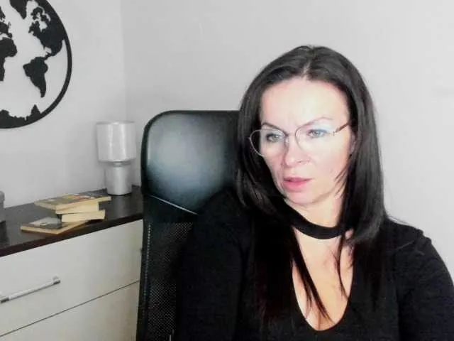 Live sex webcam photo for HelenSHOW1 #277118936
