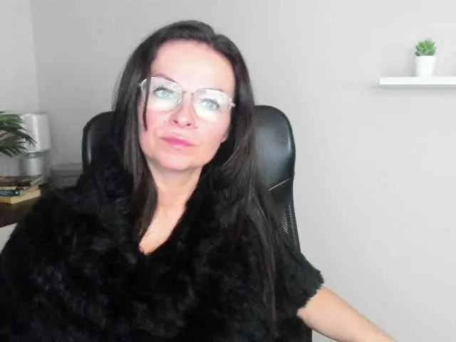 Live sex webcam photo for HelenSHOW1 #277401764