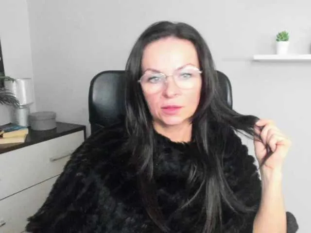 Live sex webcam photo for HelenSHOW1 #277415749
