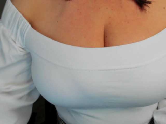 Live sex webcam photo for HelenSHOW1 #277556859