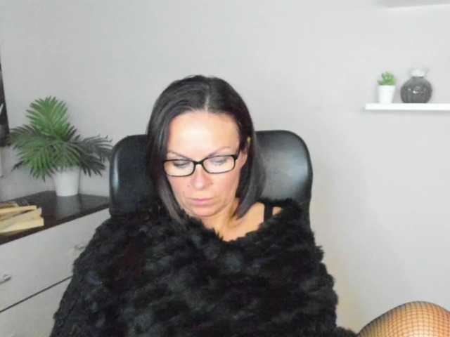 Live sex webcam photo for HelenSHOW1 #289557113