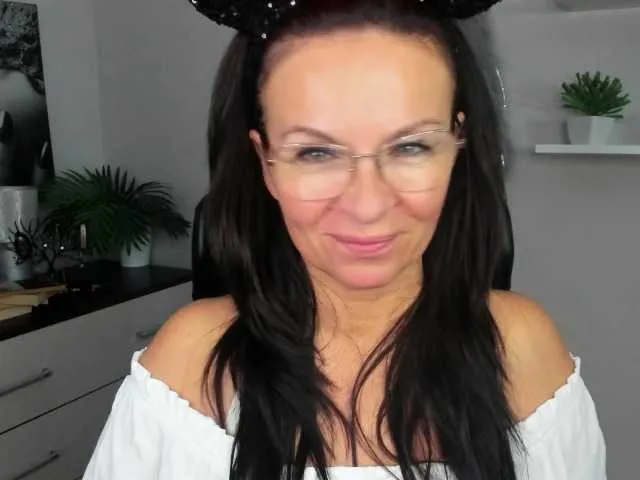 Live sex webcam photo for HelenSHOW1 #290171154