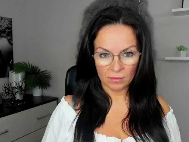 Live sex webcam photo for HelenSHOW1 #290307756