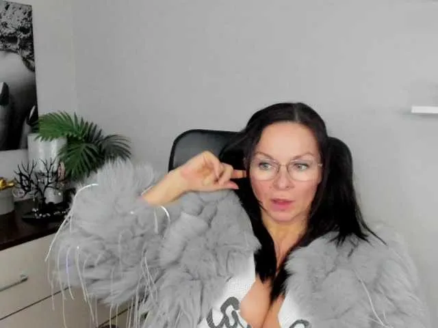 Live sex webcam photo for HelenSHOW1 #290328804