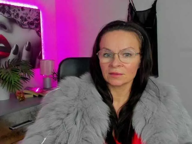 Live sex webcam photo for HelenSHOW1 #290465421