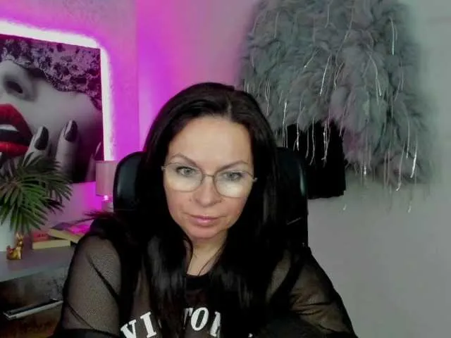 Live sex webcam photo for HelenSHOW1 #290608752