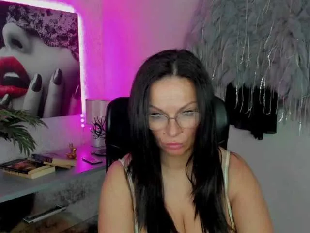 Live sex webcam photo for HelenSHOW1 #290907533