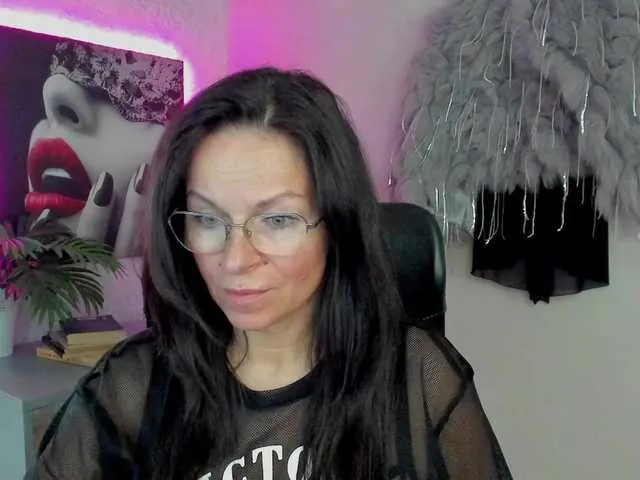 Live sex webcam photo for HelenSHOW1 #290995747