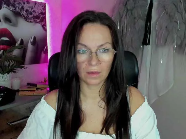 Live sex webcam photo for HelenSHOW1 #291243592