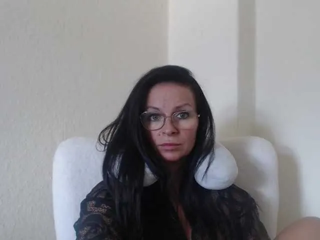 Live sex webcam photo for HelenSHOW1 #291693615