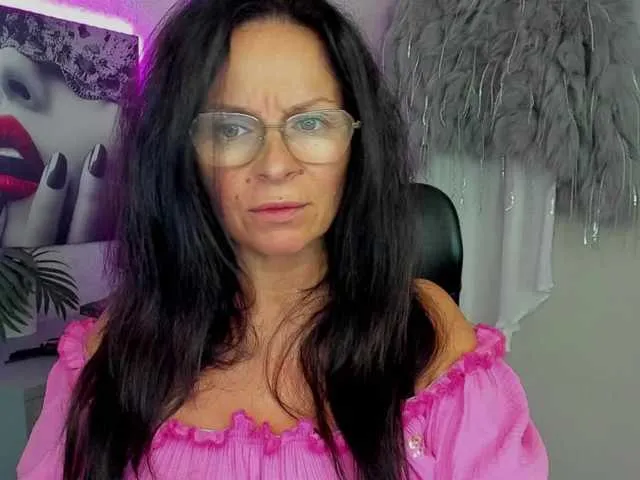 Live sex webcam photo for HelenSHOW1 #291823684