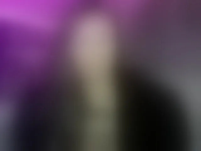 Live sex webcam photo for HelenSHOW1 #292435834