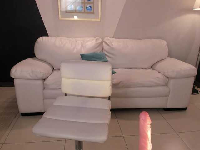 Live sex webcam photo for HelenWoods #273856510