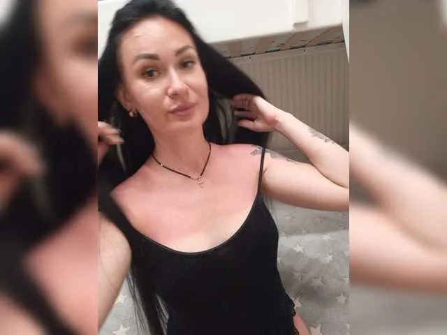 Live sex webcam photo for Helena27002 #275999743