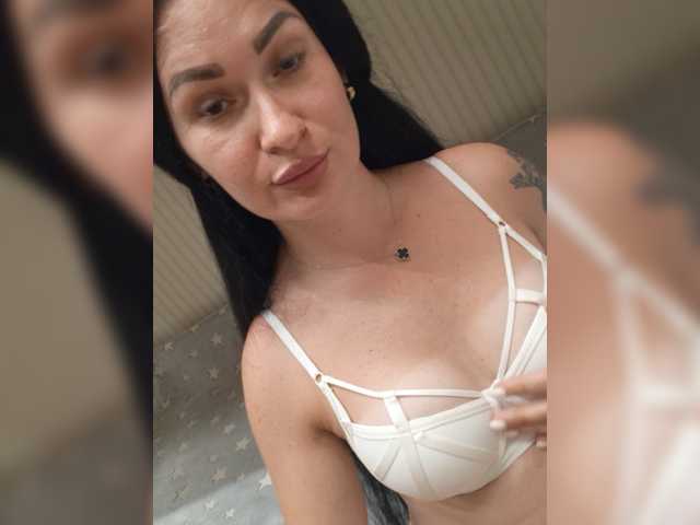 Live sex webcam photo for Helena27002 #276147090