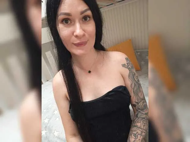 Live sex webcam photo for Helena27002 #276493779