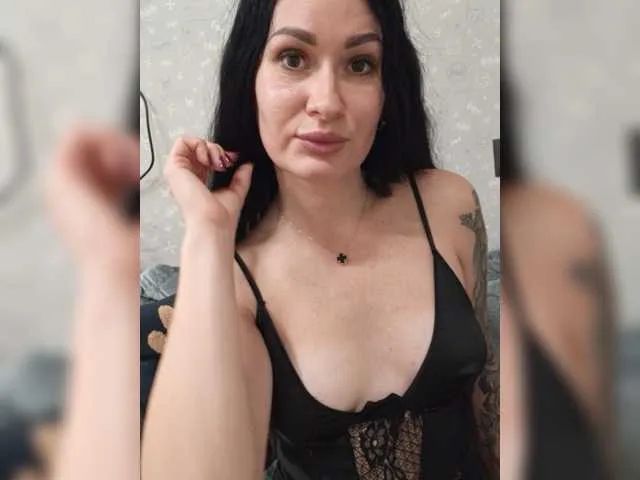 Live sex webcam photo for Helena27002 #276583637