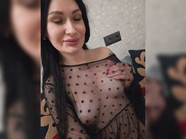 Live sex webcam photo for Helena27002 #277141397