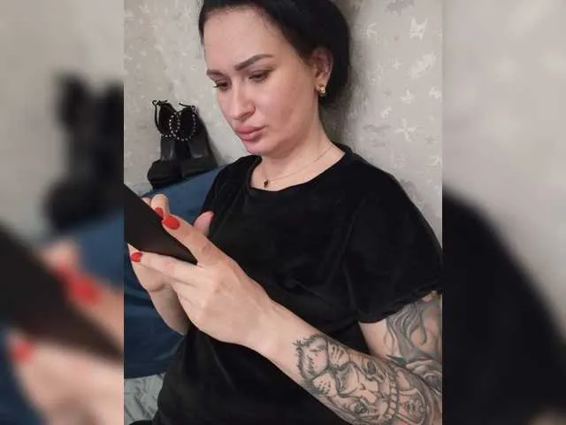 Live sex webcam photo for Helena27002 #277552550