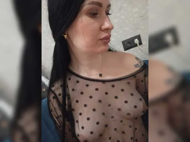 Live sex webcam photo for Helena27002 #277573183