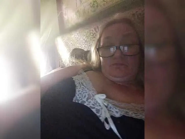 Live sex webcam photo for HelenaGloss #287846119