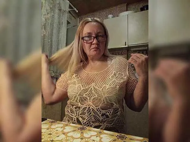 Live sex webcam photo for HelenaGloss #290577168