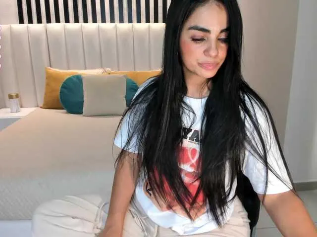 Live sex webcam photo for HelenaGrey #276553788