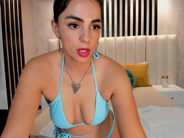 Live sex webcam photo for HelenaGrey #276560946