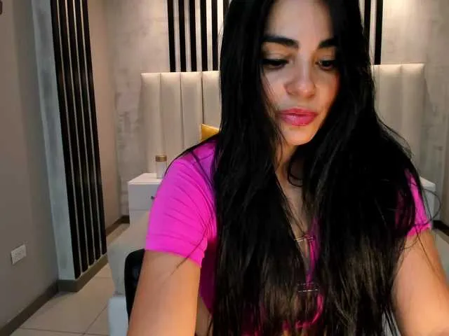 Live sex webcam photo for HelenaGrey #276575850
