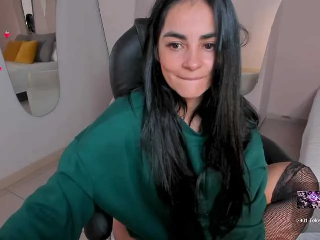 Live sex webcam photo for HelenaGrey #276732160